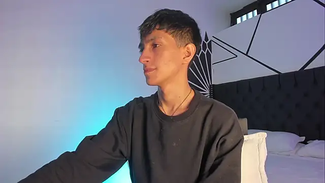 Snapshot of DereckCooperr chatting on 03.11.25 DereckCooperr online show from 03.11.25