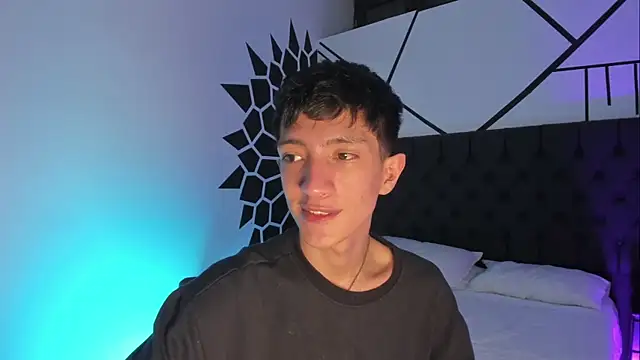 Snapshot of DereckCooperr chatting on 03.12.25 DereckCooperr online show from 03.12.25