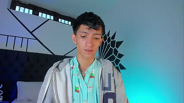 Snapshot of DereckCooperr chatting on 03.20.25 DereckCooperr online show from 03.20.25