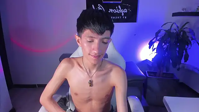 Snapshot of DereckCooperr chatting on 03.23.25 DereckCooperr online show from 03.23.25