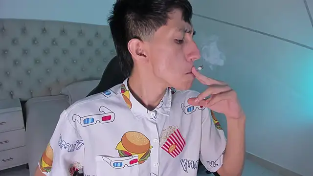 Snapshot of DereckCooperr chatting on 10.09.25 DereckCooperr online show from 10.09.25