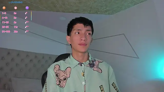 Snapshot of DereckCooperr chatting on 10.11.25 DereckCooperr online show from 10.11.25