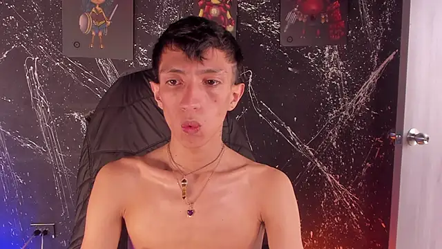 Snapshot of DereckCooperr chatting on 12.03.25 DereckCooperr online show from 12.03.25