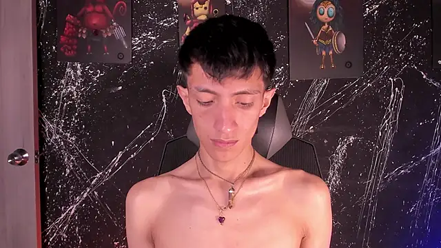 Snapshot of DereckCooperr chatting on 12.04.25 DereckCooperr online show from 12.04.25