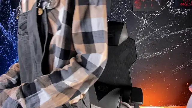 Snapshot of DereckCooperr chatting on 01.16.26 DereckCooperr online show from 01.16.26