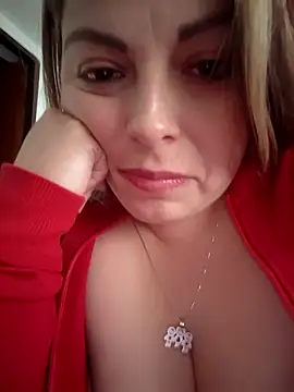 Snapshot of seherlatin chatting on 06.18.26 seherlatin online show from 06.18.26