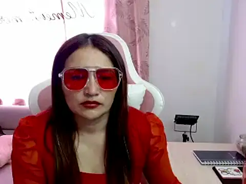 Snapshot of EVA_GRAYS chatting on 02.08.25 EVA GRAYS online show from 02.08.25