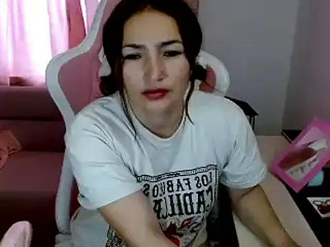 Snapshot of EVA_GRAYS chatting on 02.24.25 EVA GRAYS online show from 02.24.25