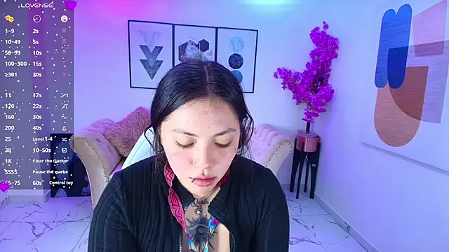 Snapshot of Isa_reel chatting on 05.13.26 Isa reel online show from 05.13.26