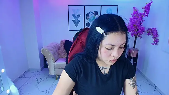 Snapshot of Isa_reel chatting on 06.15.26 Isa reel online show from 06.15.26