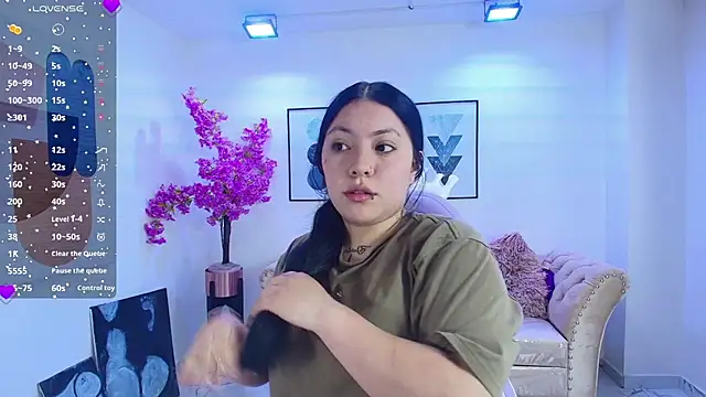 Snapshot of Isa_reel chatting on 07.04.26 Isa reel online show from 07.04.26