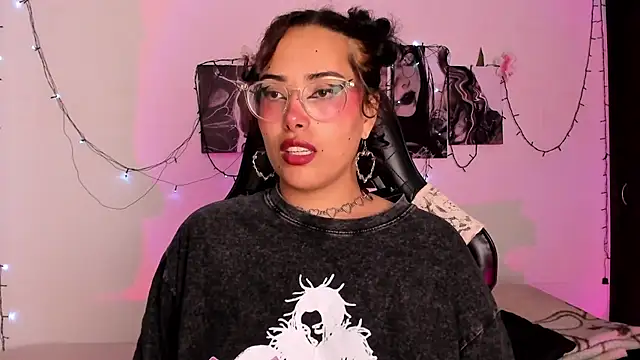 willow poisson online show from 11.24.25