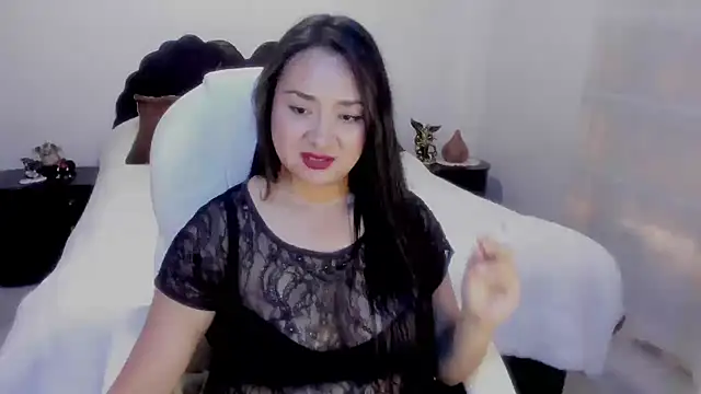 Snapshot of emilydolshe2 chatting on 01.20.25 emilydolshe2 online show from 01.20.25