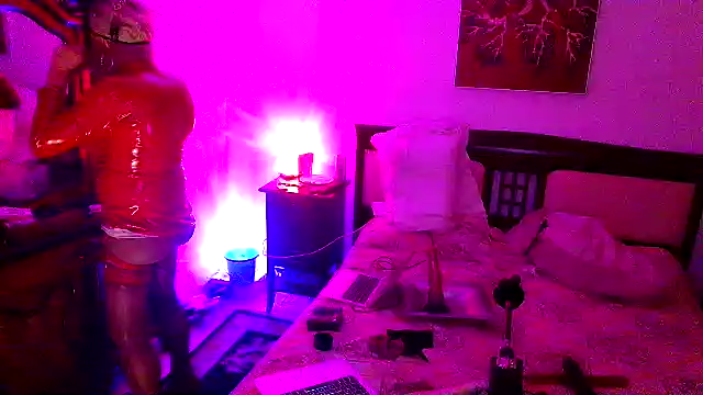 Snapshot of CharlotteVixxens chatting on 02.14.26 CharlotteVixxens online show from 02.14.26