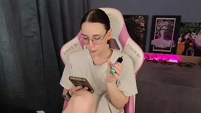 Snapshot of Sweet_frosti chatting on 05.24.26 Sweet frosti online show from 05.24.26