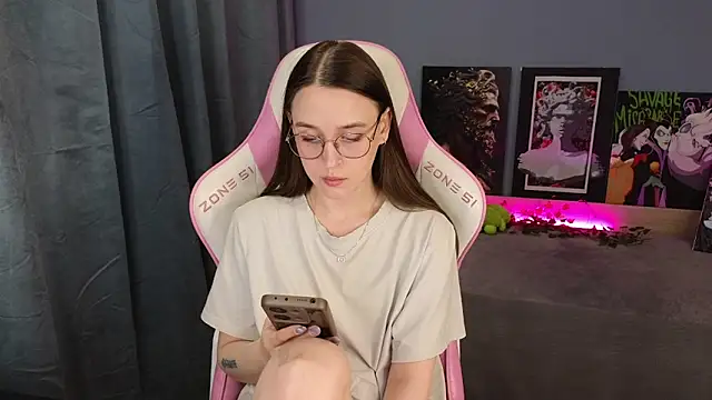 Snapshot of Sweet_frosti chatting on 06.05.26 Sweet frosti online show from 06.05.26