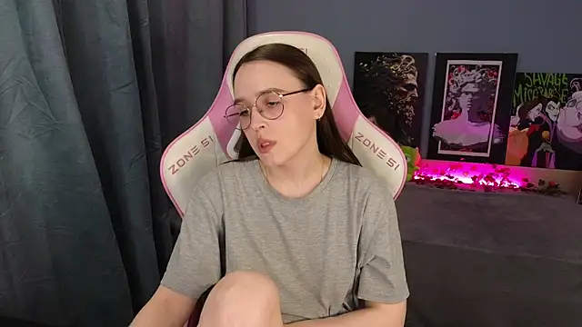 Snapshot of Sweet_frosti chatting on 06.11.26 Sweet frosti online show from 06.11.26