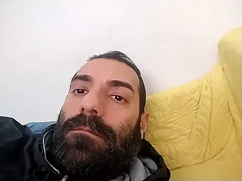 Snapshot of Maximus-40 chatting on 02.25.25 Maximus-40 online show from 02.25.25