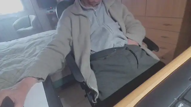 Snapshot of papillonhotofficial chatting on 02.02.25 papillonhotofficial online show from 02.02.25