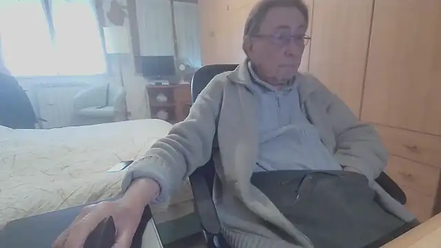 Snapshot of papillonhotofficial chatting on 03.03.25 papillonhotofficial online show from 03.03.25