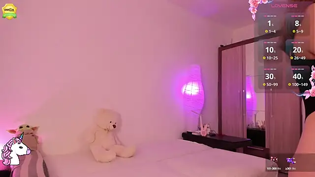 Snapshot of EvaUniporn chatting on 09.26.25 EvaUniporn online show from 09.26.25