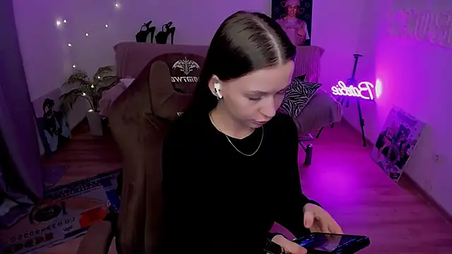 HelloRoxy online show from 03.16.26