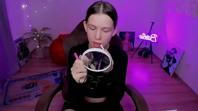 HelloRoxy online show from 03.29.26