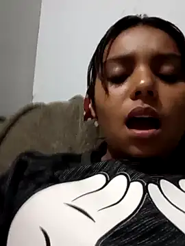 stefanie010 online show from 02.21.25