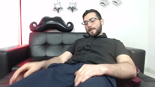 Snapshot of _Araboys_ chatting on 09.13.25 Araboys online show from 09.13.25