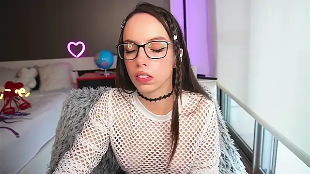 Snapshot of Dayna_Nebula chatting on 02.20.25 Dayna Nebula online show from 02.20.25