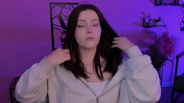 CoralineKeyns online show from 12.17.24