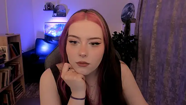 CoralineKeyns online show from 07.10.26