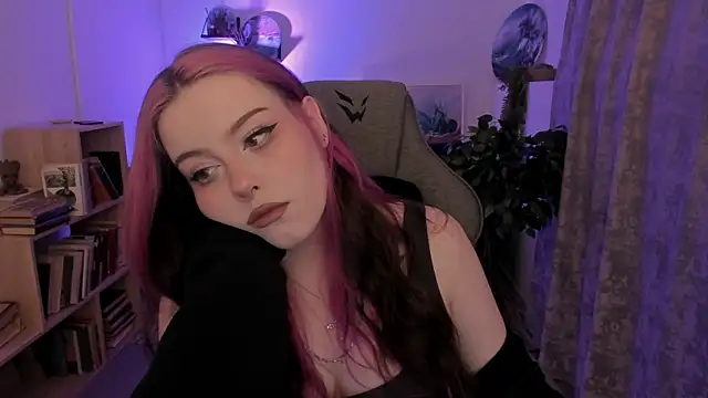 CoralineKeyns online show from 08.01.26