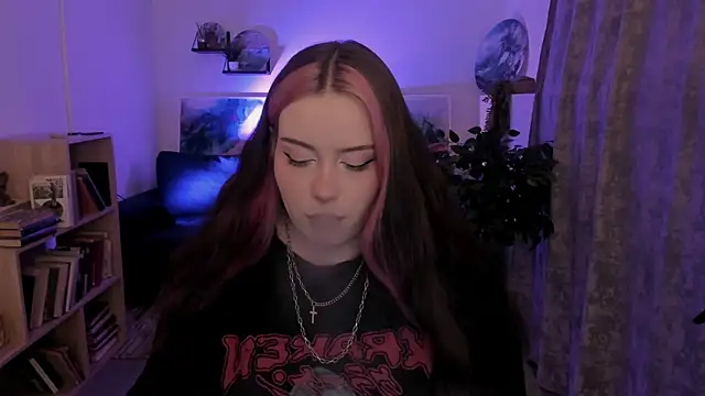 CoralineKeyns online show from 08.07.26