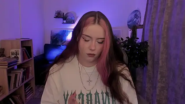CoralineKeyns online show from 08.08.26