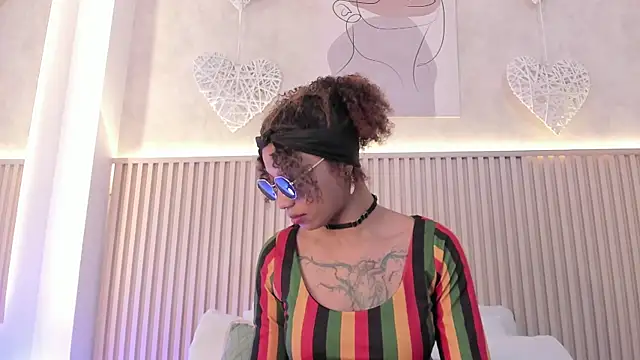 daiana curly online show from 10.26.25