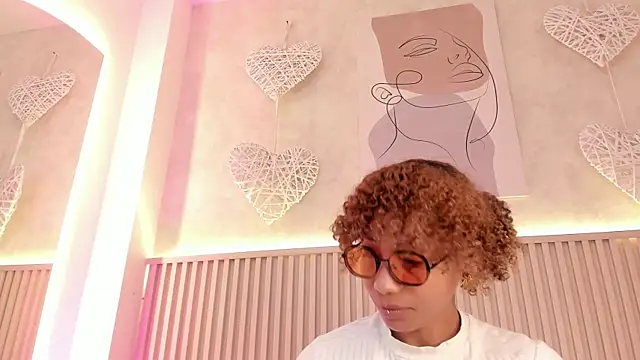 daiana curly online show from 06.24.26