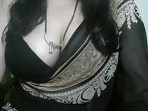 Snapshot of rehana_housewife chatting on 10.19.25 rehana housewife online show from 10.19.25