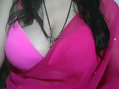 Snapshot of rehana_housewife chatting on 11.17.25 rehana housewife online show from 11.17.25