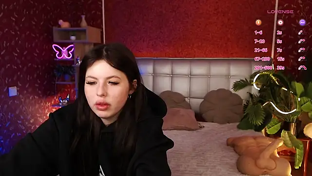 JulieHeets online show from 01.30.25