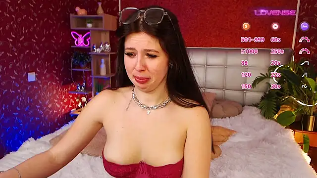 JulieHeets online show from 02.15.25