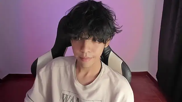 Snapshot of Alan26_ chatting on 01.16.25 Alan26 online show from 01.16.25