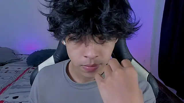 Snapshot of Alan26_ chatting on 11.23.25 Alan26 online show from 11.23.25