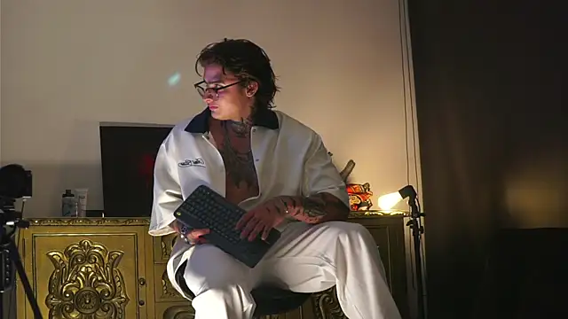 dantecoppolaa  online show from 09.26.25