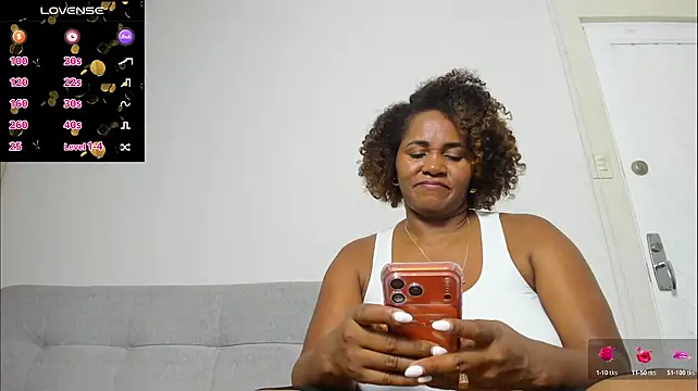 Snapshot of AliciaMiilf chatting on 03.23.26 AliciaMiilf online show from 03.23.26