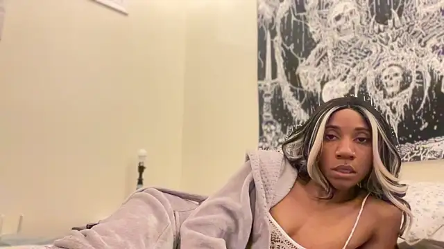 Snapshot of cutiesigh chatting on 09.16.25 cutiesigh online show from 09.16.25