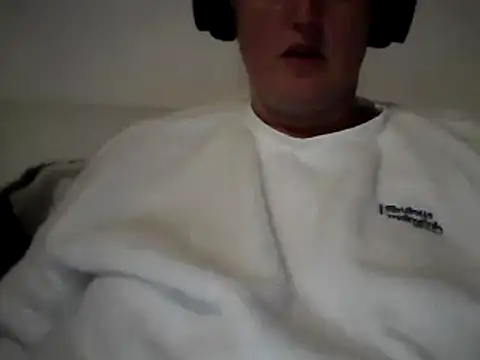 Snapshot of DragoneSFR chatting on 02.01.25 DragoneSFR online show from 02.01.25