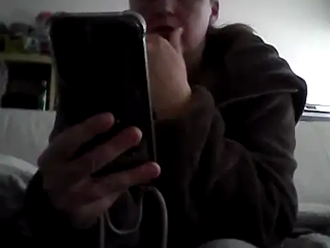 Snapshot of DragoneSFR chatting on 02.25.25 DragoneSFR online show from 02.25.25