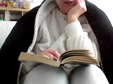 Snapshot of DragoneSFR chatting on 03.03.25 DragoneSFR online show from 03.03.25