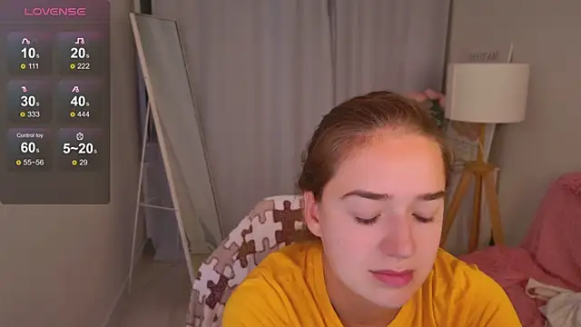 Snapshot of LovelyJessie chatting on 05.05.26 LovelyJessie online show from 05.05.26